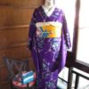 ＊着物コーディ＊紫色に愛らしい梅と笹が織り出された袖長のアンティーク着物にサフラン色の帯を合わせて♪
